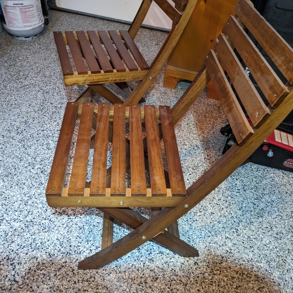 2 Wooden Fold Out Chairs - Picture 2 of 3
